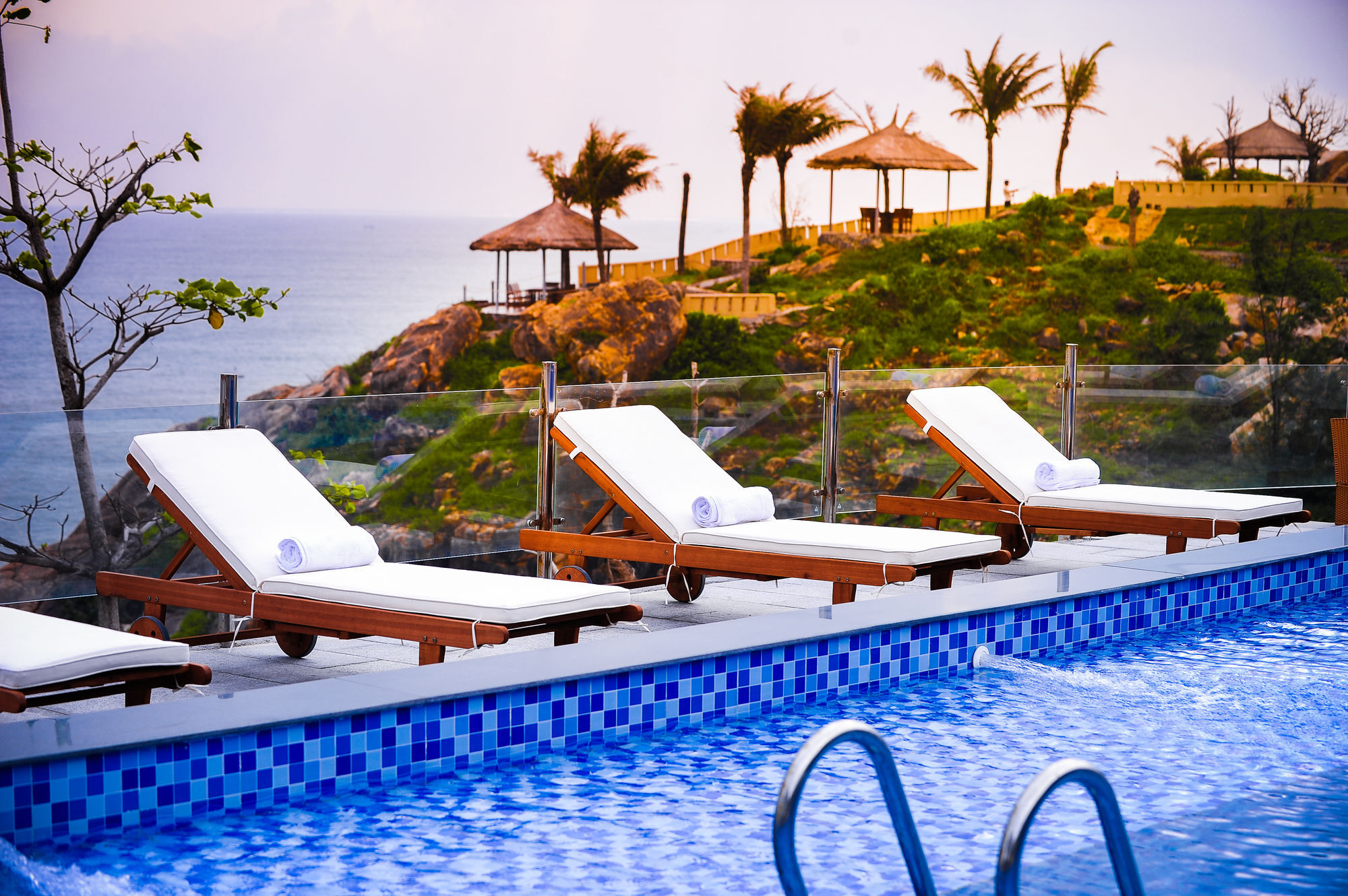 Aurora Villas And Resort Quy Nhon Exteriör bild